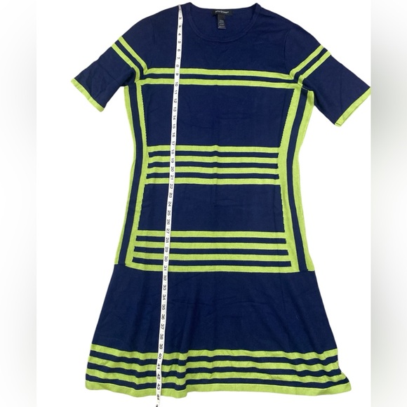 Navy & brat green short sleeve midi sweater dress - Picture 4 of 5